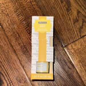 NWT WoodWick Vanilla Reed Diffuser Size 1.01 fl oz (30 ml)